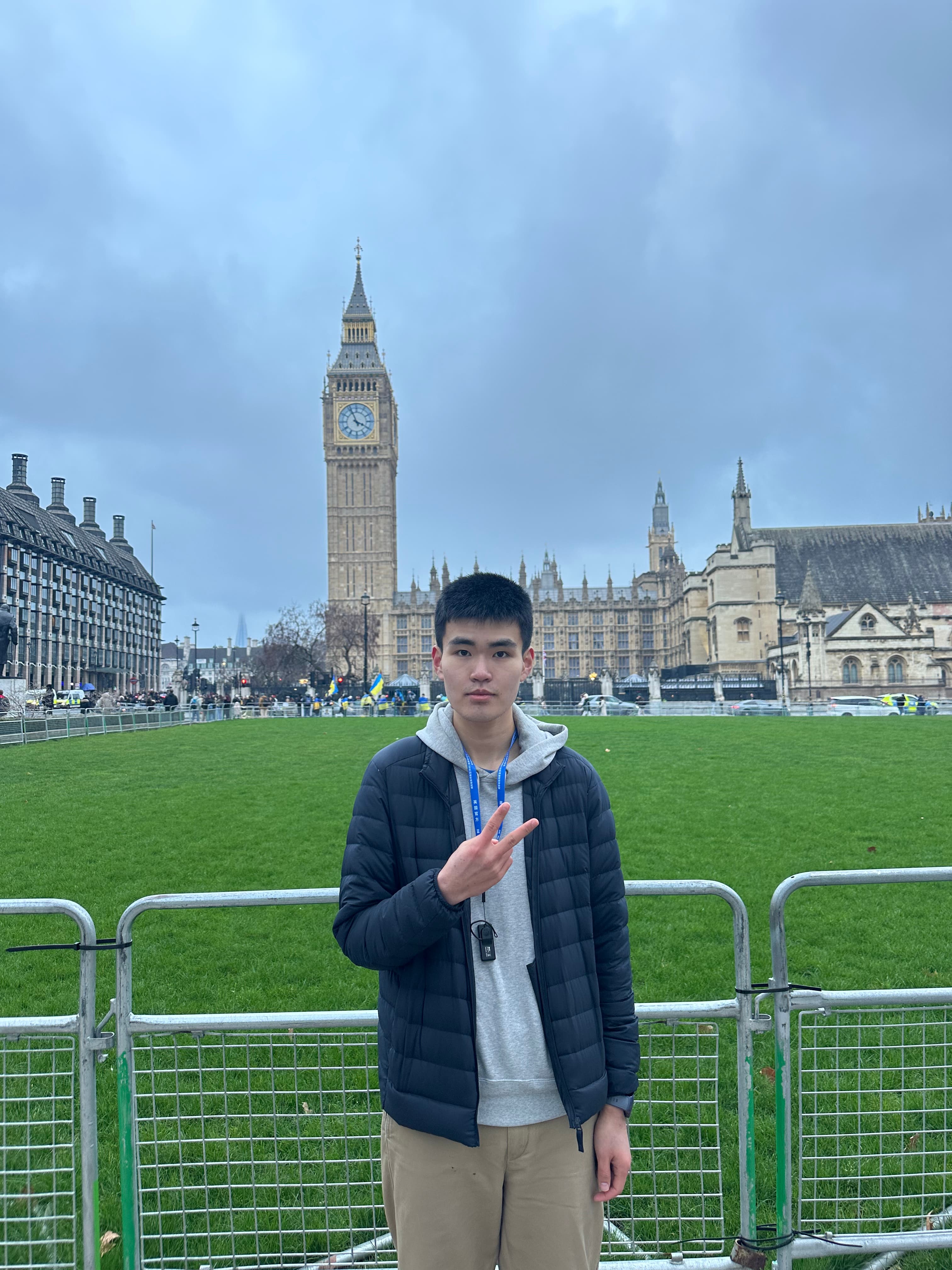 Guanfei Li in London